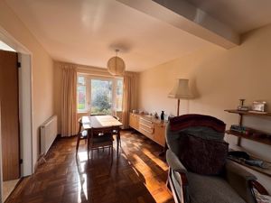dining room- click for photo gallery